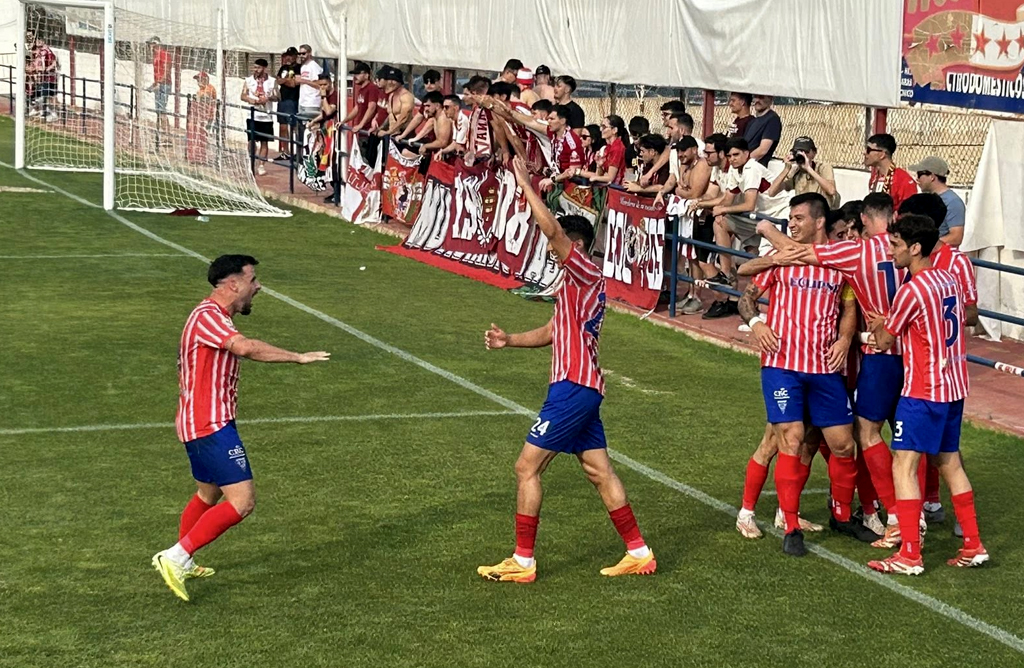 El Ol�mpico y Real Murcia Imperial empatan en la ida de la final regional por el ascenso a Segunda RFEF